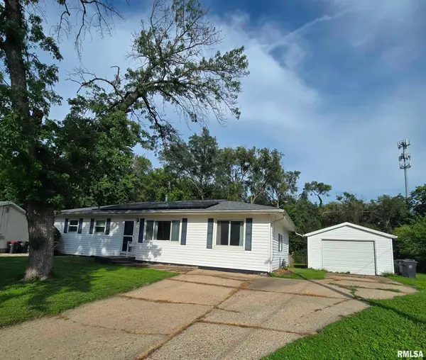 1614 LAMAR DR, Pekin, IL 61554