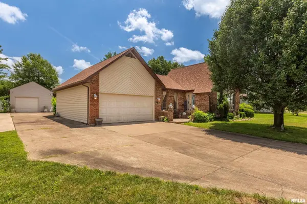 1403 MAGNOLIA DR, Marion, IL 62959