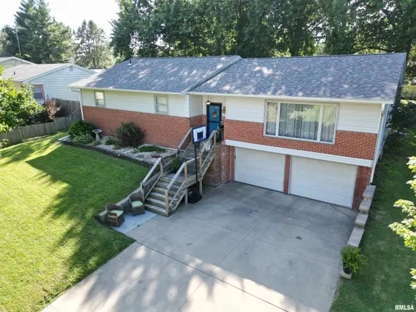 812 N 10TH ST, Monmouth, IL 61462