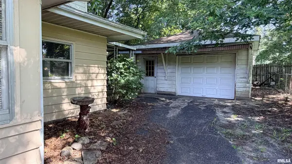 3205 W SYLVAN LN, Peoria, IL 61615
