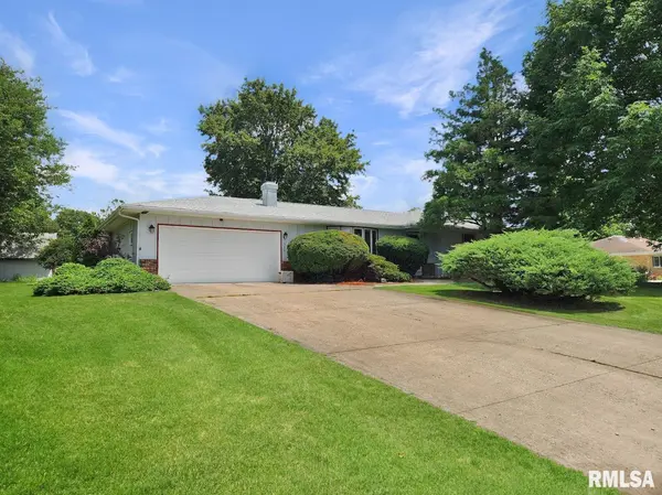 500 N OAK ST, Toulon, IL 61483