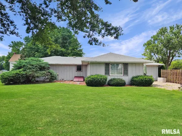 500 N OAK ST, Toulon, IL 61483