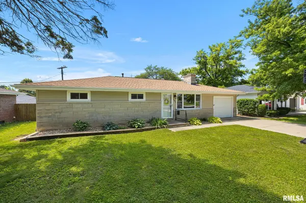 202 DEVONSHIRE RD, Washington, IL 61571