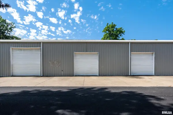 905 CENTRAL ST, Marion, IL 62959