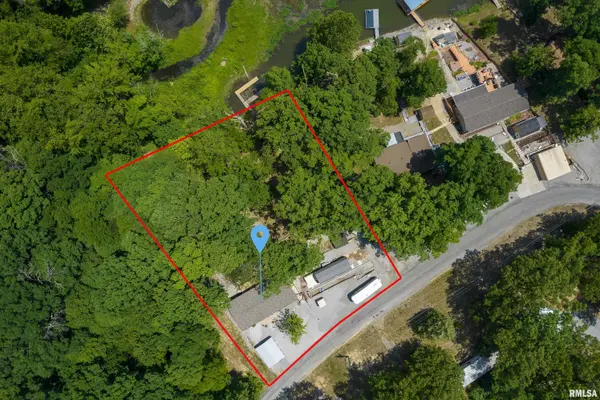 1340 1350 Egyptian Hills DR, Creal Springs, IL 62922