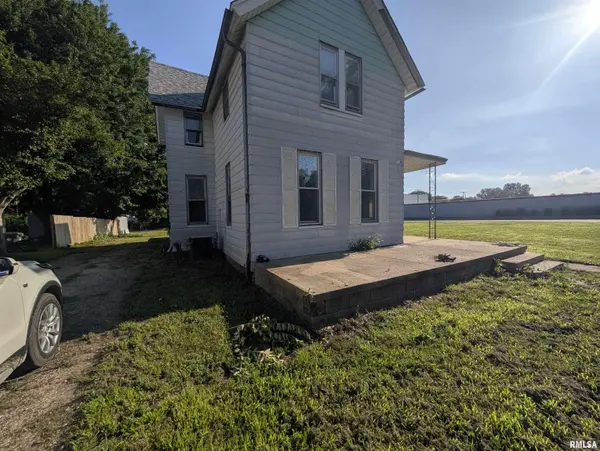 1019 BROADWAY ST, Pekin, IL 61554