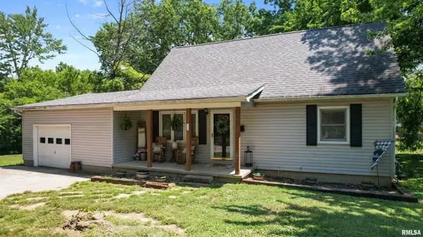 104 N JACKSON ST, Carterville, IL 62918