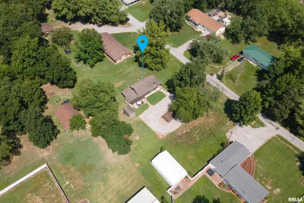 173 Arrowood Estate RD, Duquoin, IL 62832