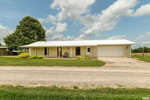 29 BRIDLE LN, Stonefort, IL 62987
