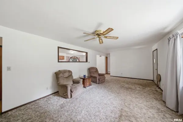 1109 S CREVE COEUR AVE, Creve Coeur, IL 61610