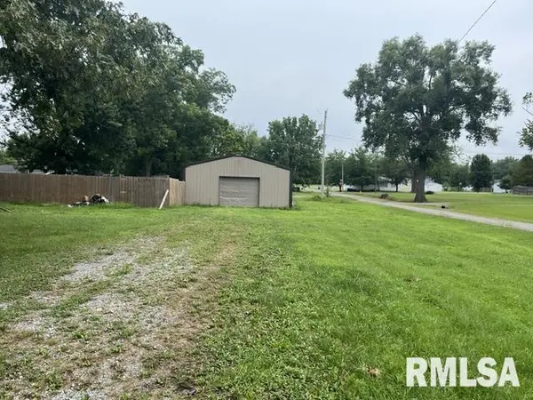 704 Briddick ST, Eldorado, IL 62930