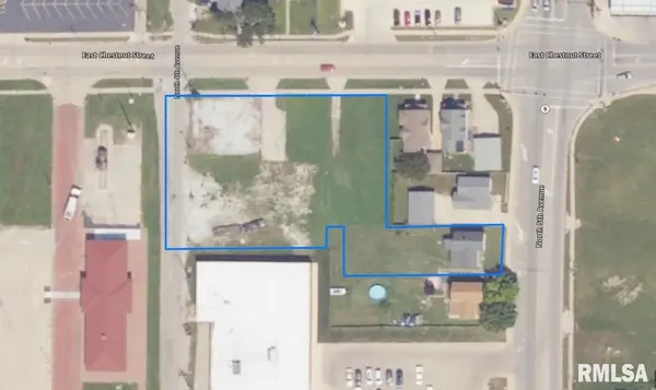 50 N 5TH AVE, Canton, IL 61520