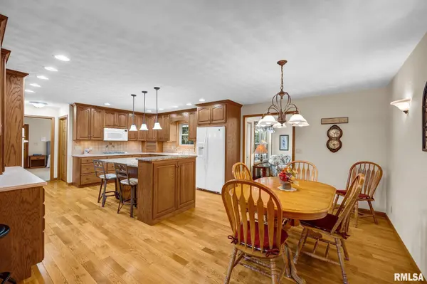 141 ELMRIDGE CIR, East Peoria, IL 61611