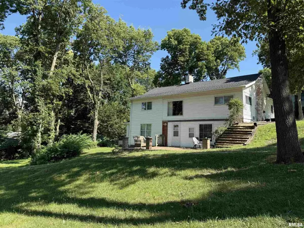 611 S BROADWAY ST, Havana, IL 62644