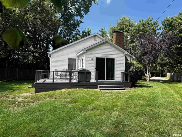 505 1/2 BOWLES DR, Normal, IL 61761