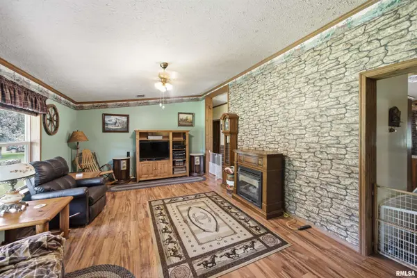 12806 N WHITTAKER RD, Brimfield, IL 61517