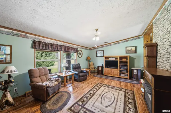 12806 N WHITTAKER RD, Brimfield, IL 61517