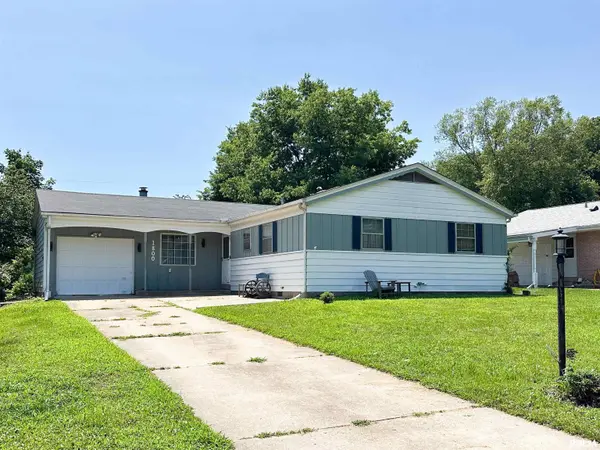 1800 E Saint Jude CT, Peoria Heights, IL 61616