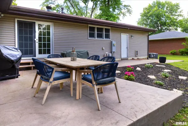 319 ROBIN RD, Macomb, IL 61455