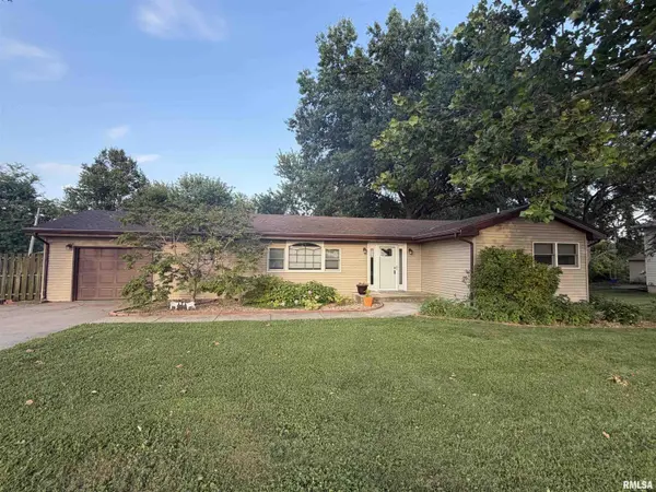 319 ROBIN RD, Macomb, IL 61455