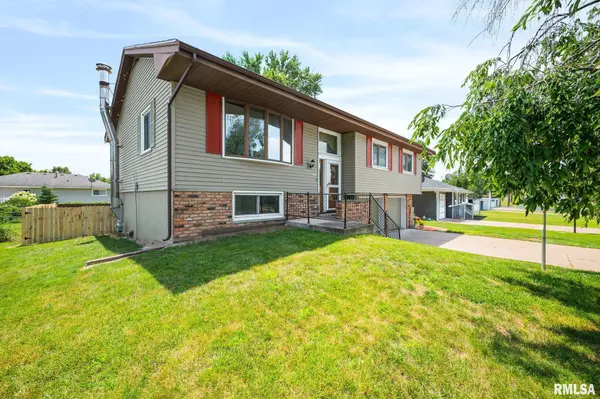 5916 W SIOUX TRL, Peoria, IL 61607