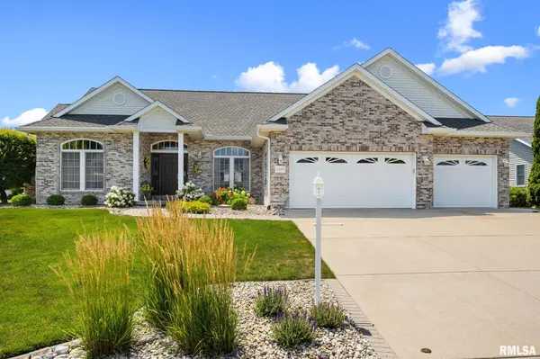 1930 CHESTNUT LN, Washington, IL 61571