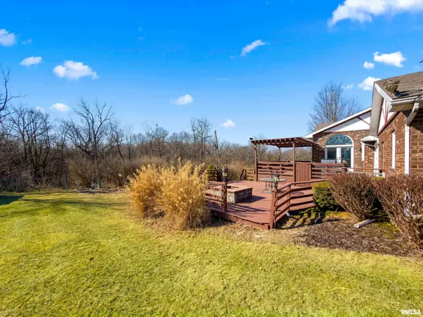 7 MARLEE DR, Canton, IL 61520-0000