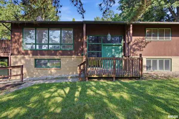 819 GLENOAK DR, Macomb, IL 61455