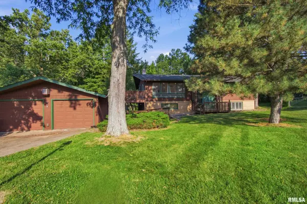 819 GLENOAK DR, Macomb, IL 61455