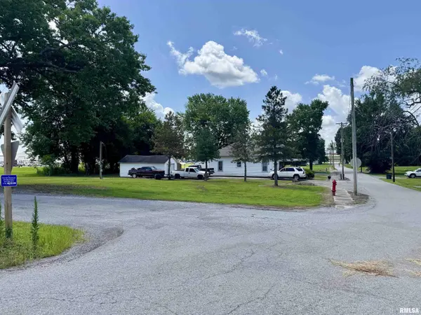 405 N WALKER ST, Marion, IL 62959