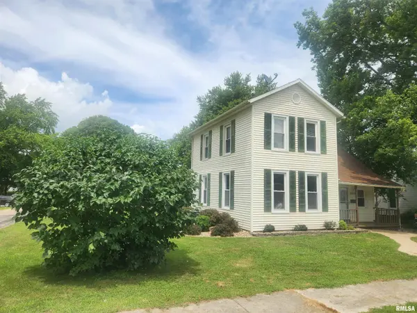 301 E MAIN ST, Lexington, IL 61753