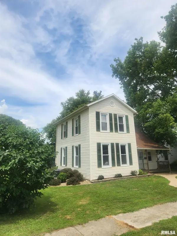 301 E MAIN ST, Lexington, IL 61753