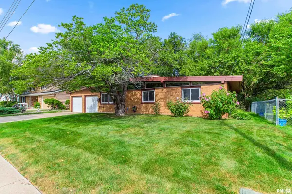 2506 N WOODBINE TER, Peoria, IL 61604