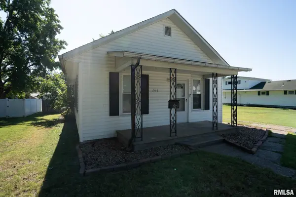 208 N 9th ST, Herrin, IL 62948