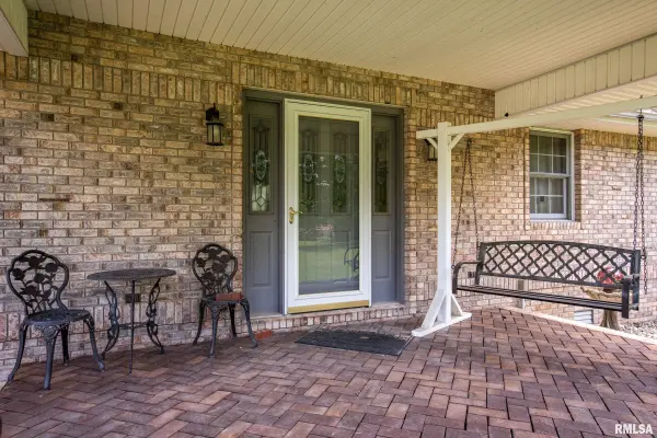 1632 PERSHING RD, West Frankfort, IL 62896