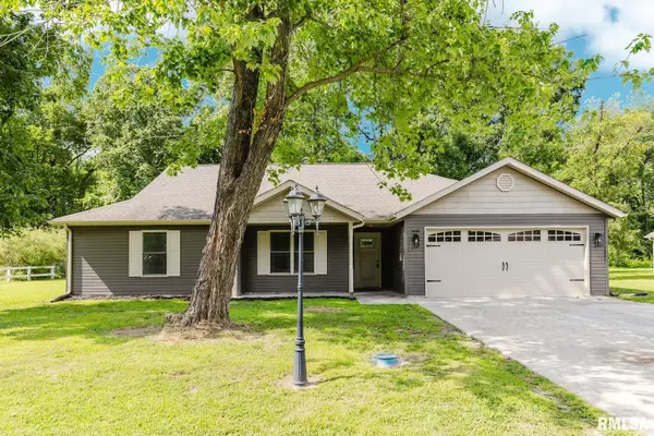408 Noah LN, Carterville, IL 62918