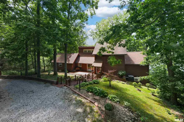 153 WRIGHT RD, Carbondale, IL 62902