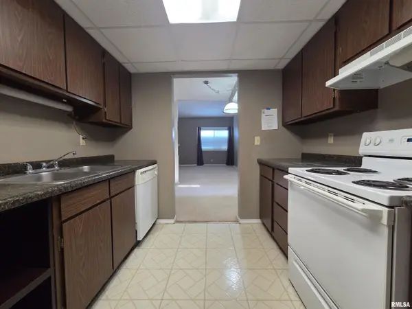 3107 W WILLOW KNOLLS DR #9a, Peoria, IL 61614