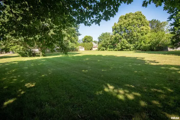 121 E FREMONT ST, Henry, IL 61537