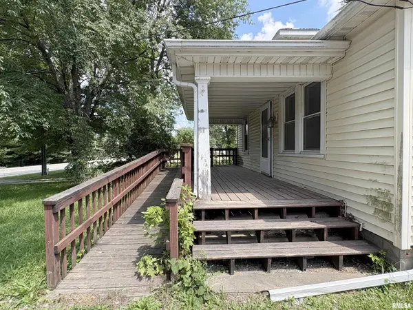 6002 W FARMINGTON RD, Peoria, IL 61604