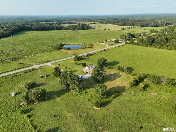 3100 Ozark RD, Ozark, IL 62972