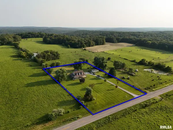 3100 Ozark RD, Ozark, IL 62972