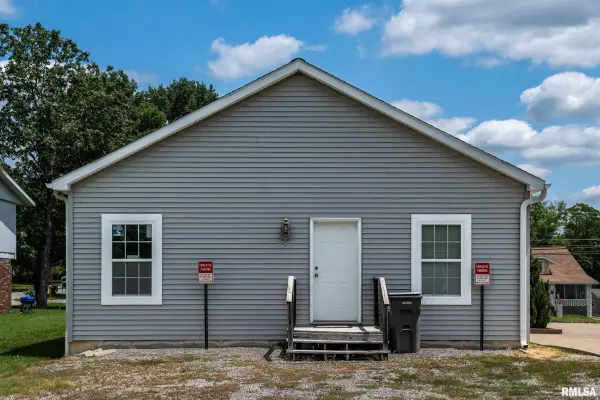 807 S DIVISION ST, Carterville, IL 62918