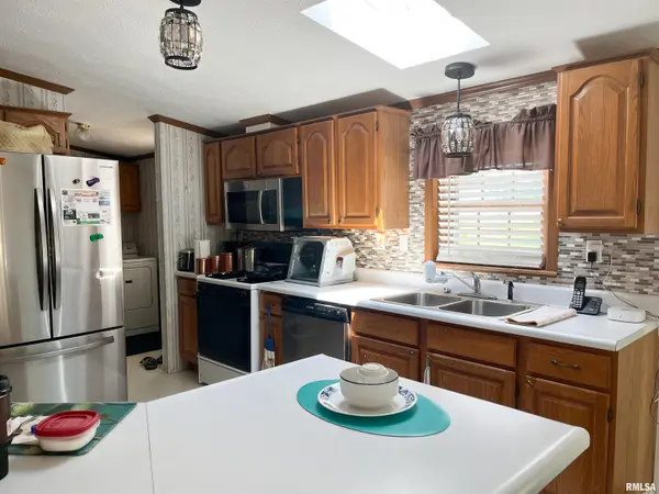 409 233RD ST, Aledo, IL 61231