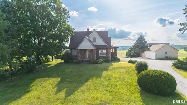 1105 UPPER SPRING BAY RD, East Peoria, IL 61611