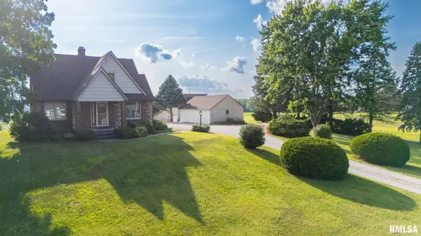 1105 UPPER SPRING BAY RD, East Peoria, IL 61611