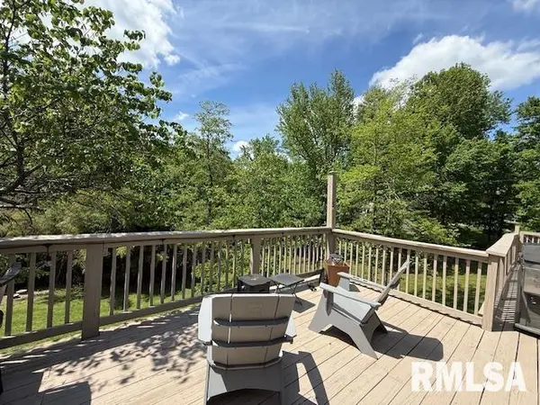 39 Apple Orchard RD, Carbondale, IL 62903