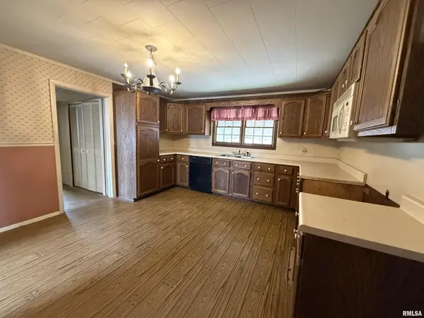 604 W MONROE ST, Herrin, IL 62948
