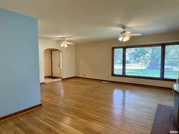 215 N NORMAL ST, Macomb, IL 61455