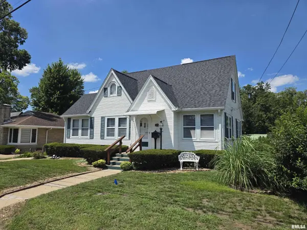 607 MCLEAN ST, Pekin, IL 61554